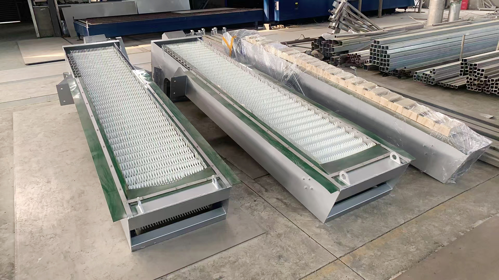 回轉(zhuǎn)耙式格柵除污機是保障整個水處理系統(tǒng)順暢運行的基石。